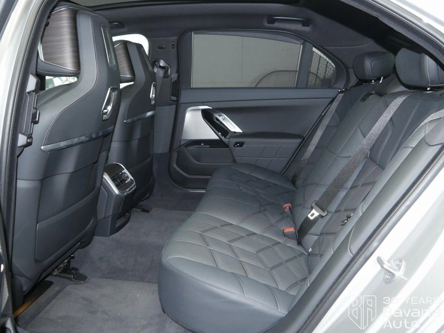 BMW 740 d xDrive Sportautomatic - изображение 9