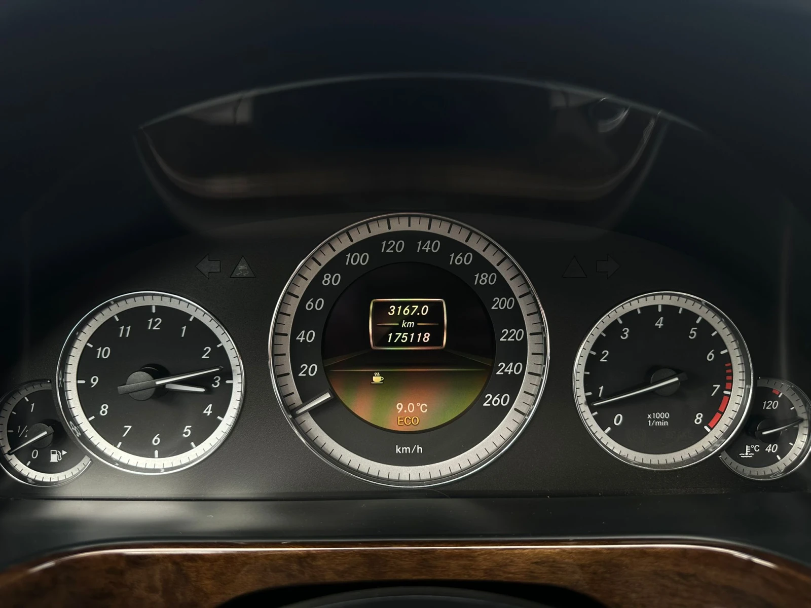 Mercedes-Benz E 200 / 2.0I / TURBO / 184HP / EURO 5 / | Mobile.bg � ����������� 15