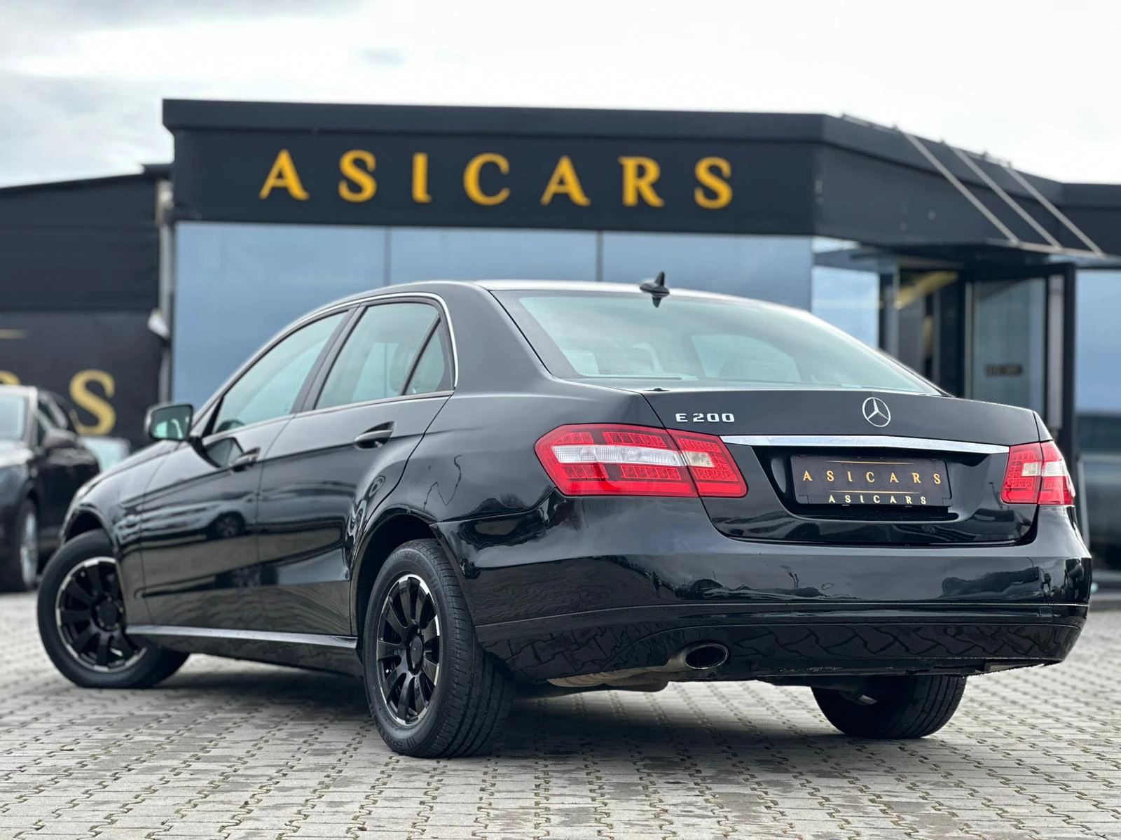 Mercedes-Benz E 200 / 2.0I / TURBO / 184HP / EURO 5 / - изображение 3