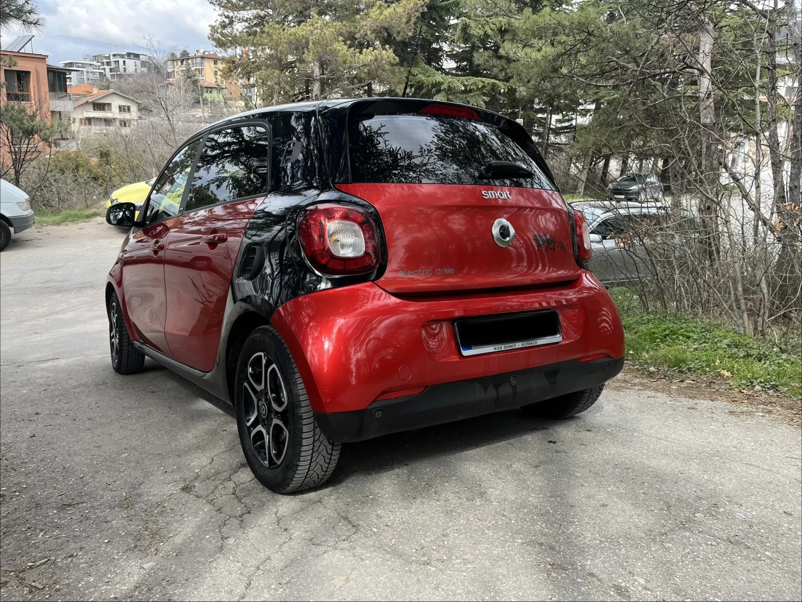 Smart Forfour EQ, снимка 9 - Автомобили и джипове - 53921534