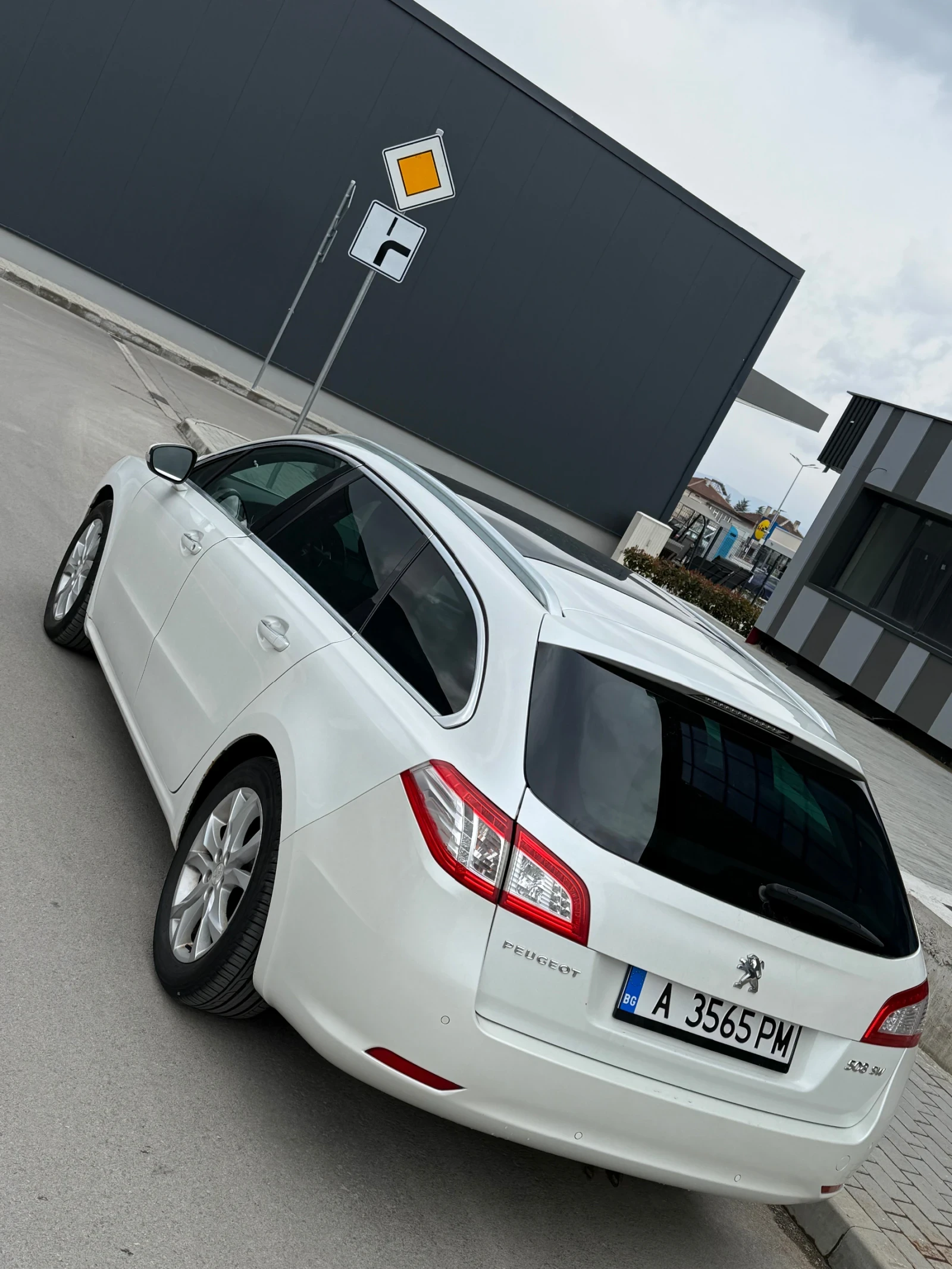 Peugeot 508 2.0 HDI 163 hp * Панорама* * Подгрев* * KeyLess* , снимка 2 - Автомобили и джипове - 53960844