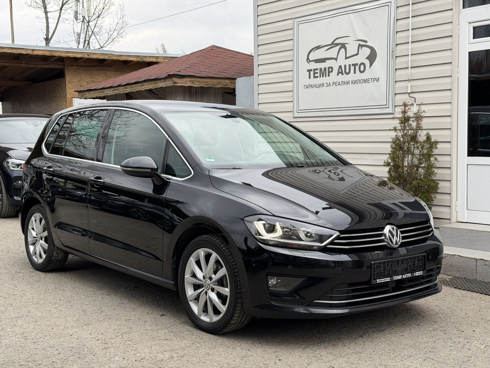 VW Golf 2.0TDI* СЕРВИЗНА КНИЖКА С ПЪЛНА ИСТОРИЯ В VW, снимка 3 - Автомобили и джипове - 54026060