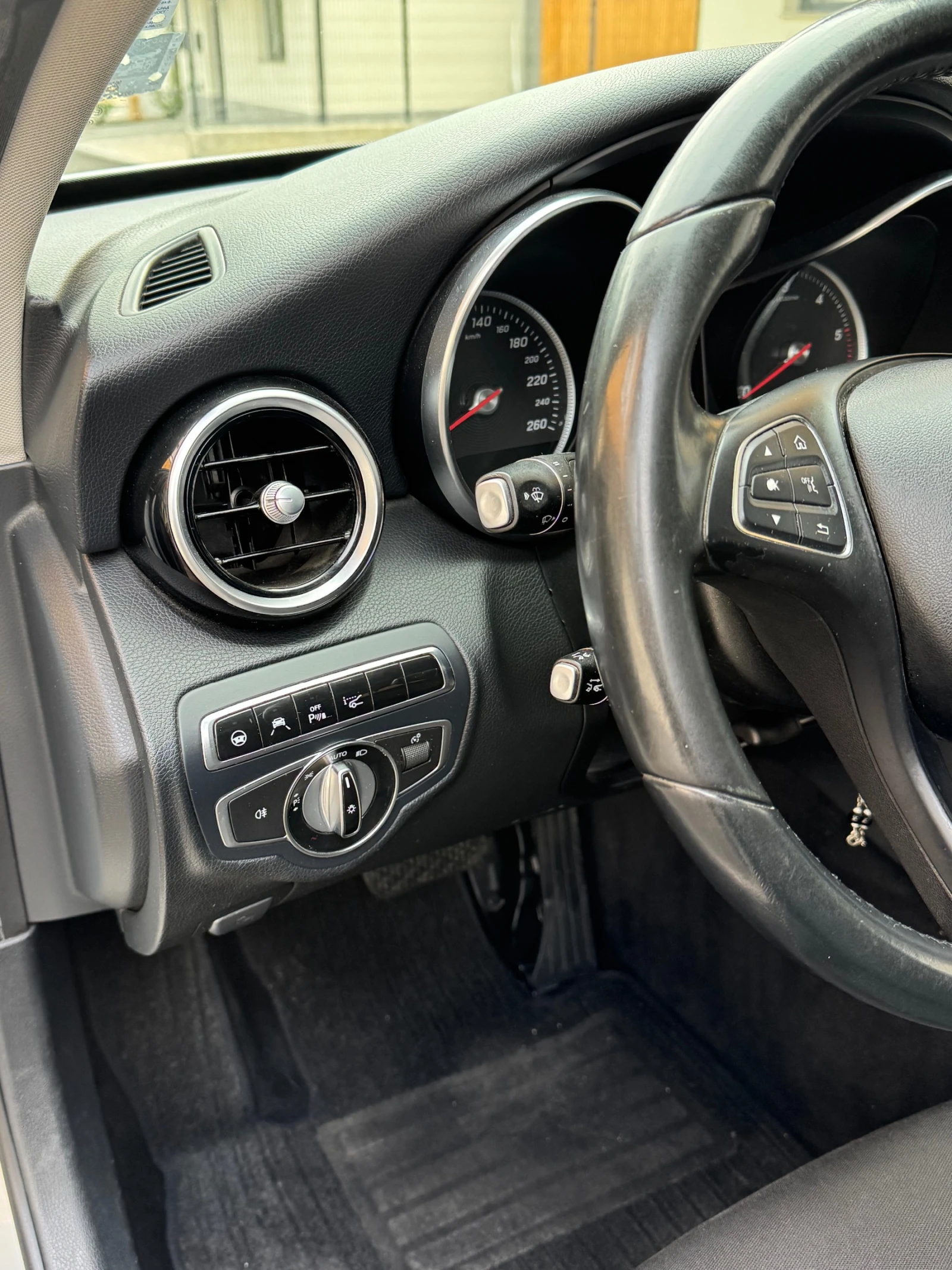 Mercedes-Benz C 200 C63Packet/Full Extri/, снимка 10 - Автомобили и джипове - 54479369