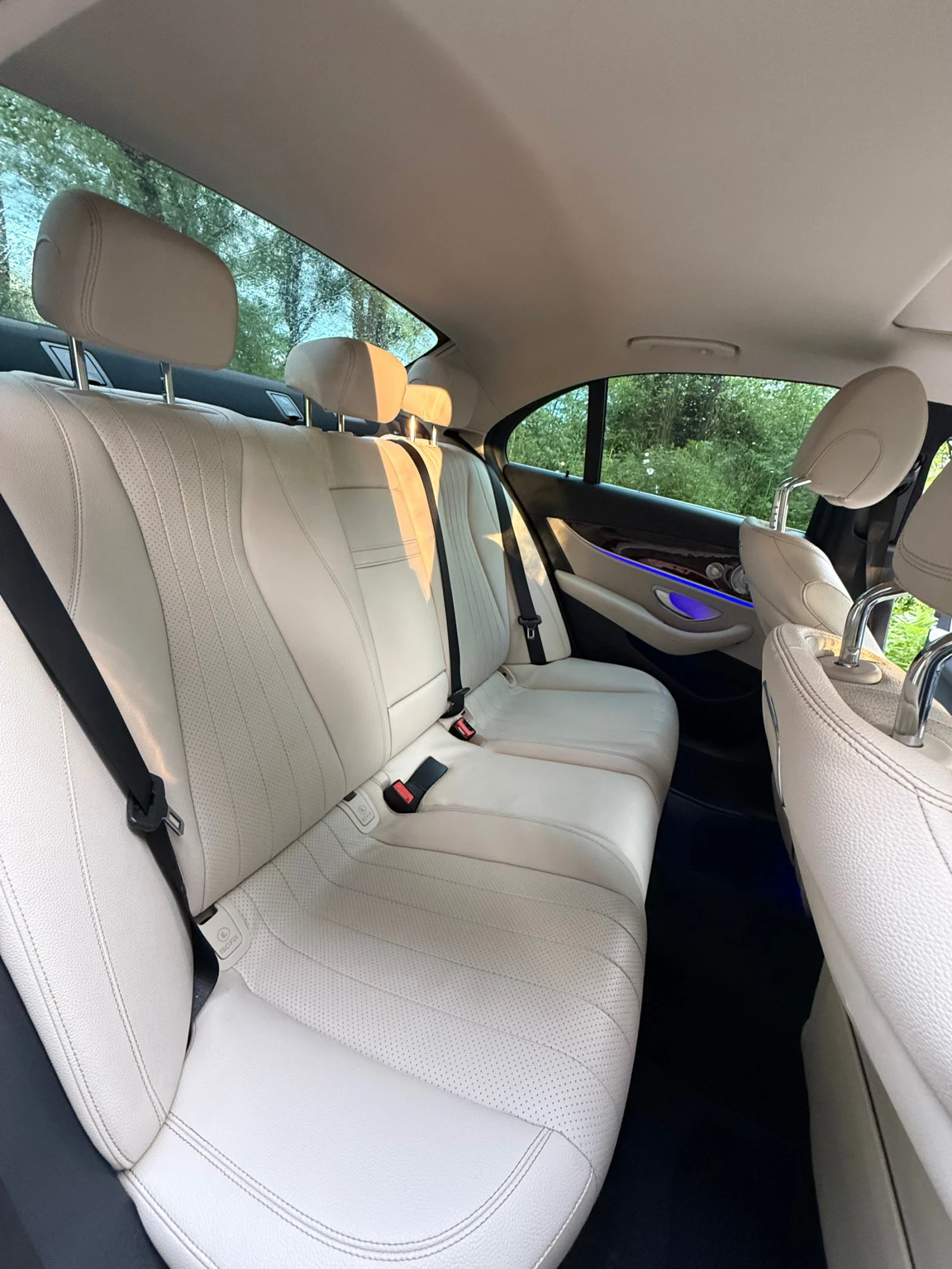 Mercedes-Benz E 300, снимка 9 - Автомобили и джипове - 54646476