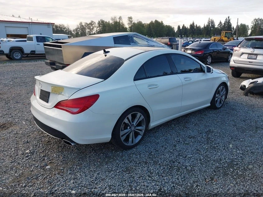 Mercedes-Benz CLA 250 КОЖА* ПОДГРЕВ* ПАНО* ВИДЕО, снимка 4 - Автомобили и джипове - 54942789