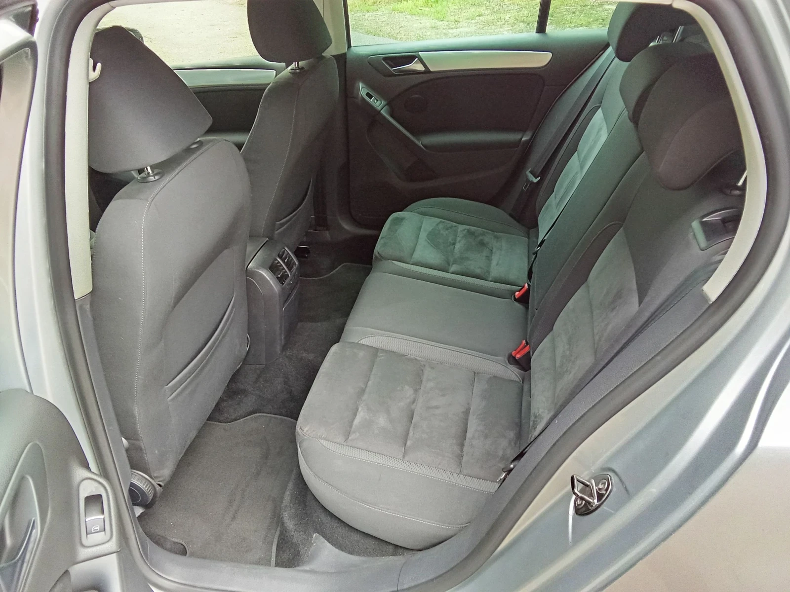 VW Golf 2.0 TDI-140к.с. HIGH LINE, снимка 9 - Автомобили и джипове - 54946895