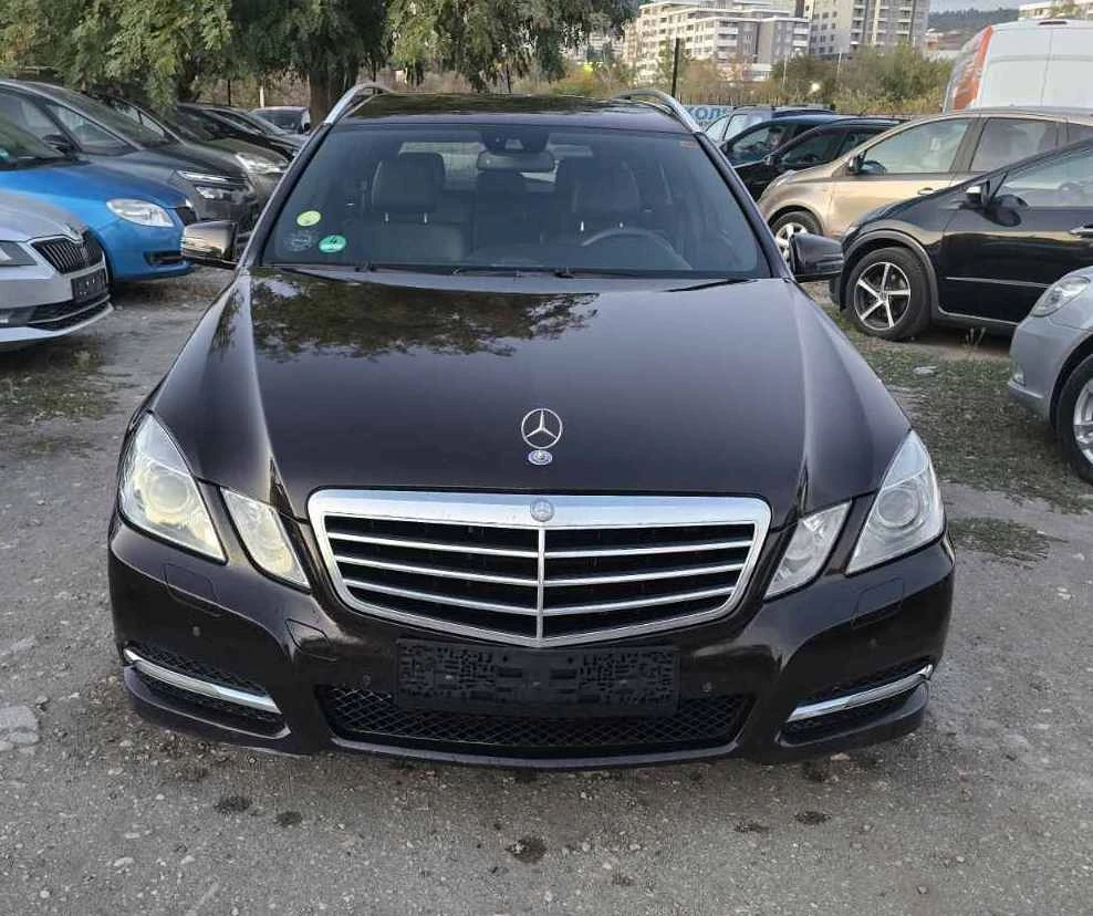 Mercedes-Benz E 250 УНИКАТ/AVANTGARDE/LED, снимка 2 - Автомобили и джипове - 54995246