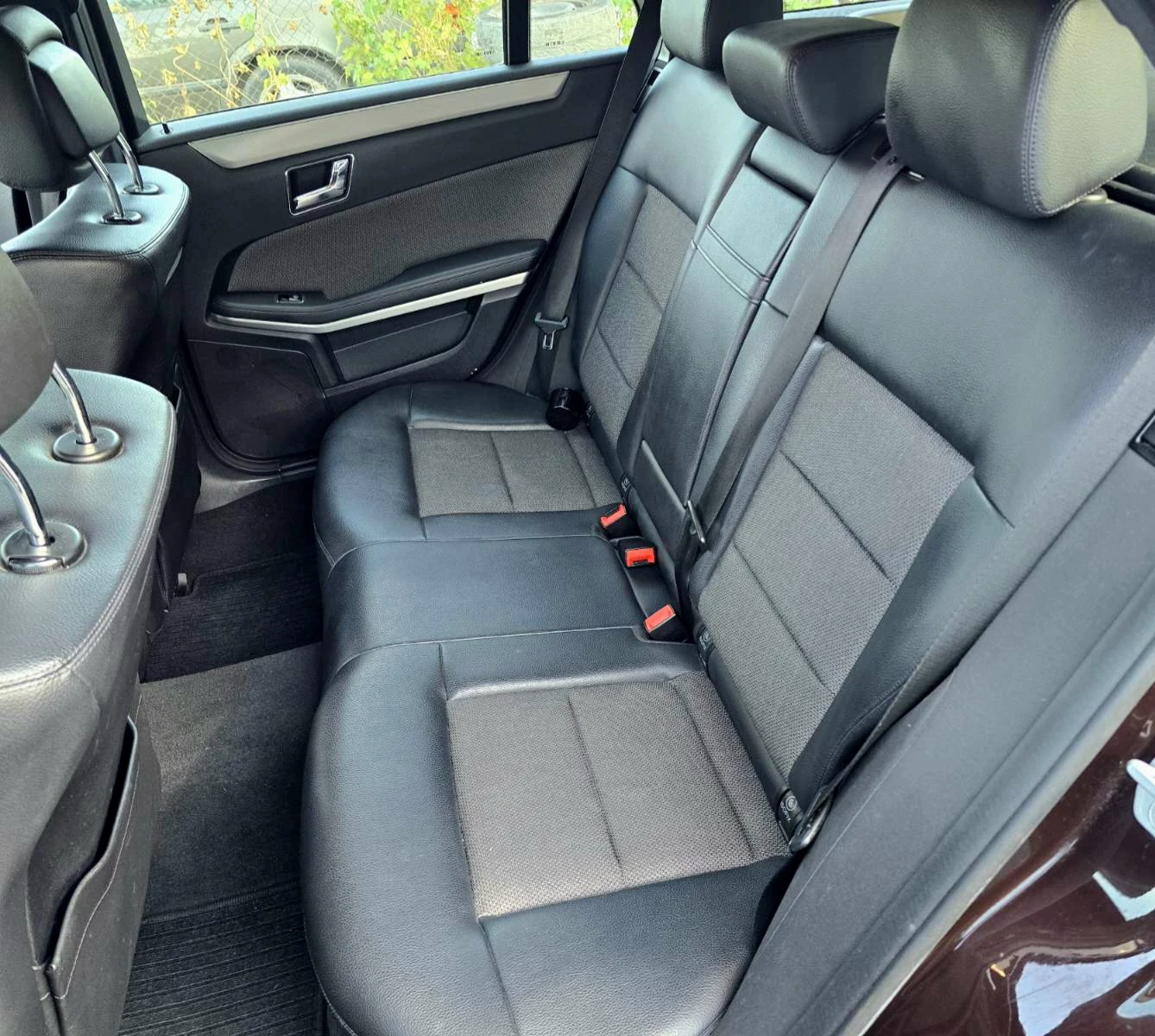 Mercedes-Benz E 250 УНИКАТ/AVANTGARDE/LED, снимка 13 - Автомобили и джипове - 54995246