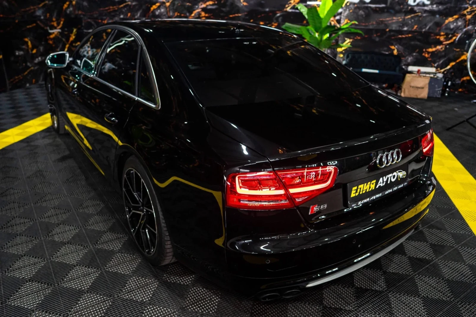 Audi S8 4.0 V8 LED NAVI CARBON BOSE ЛИЗИНГ 100%, снимка 7 - Автомобили и джипове - 55013107