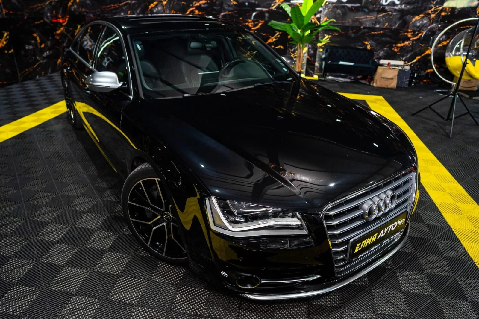 Audi S8 4.0 V8 LED NAVI CARBON BOSE ЛИЗИНГ 100%, снимка 5 - Автомобили и джипове - 55013107