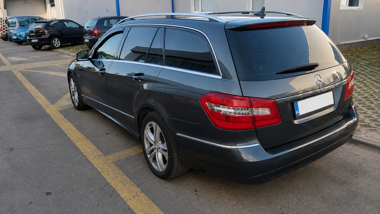 Mercedes-Benz E 220  AVANGARD, снимка 4 - Автомобили и джипове - 55618598
