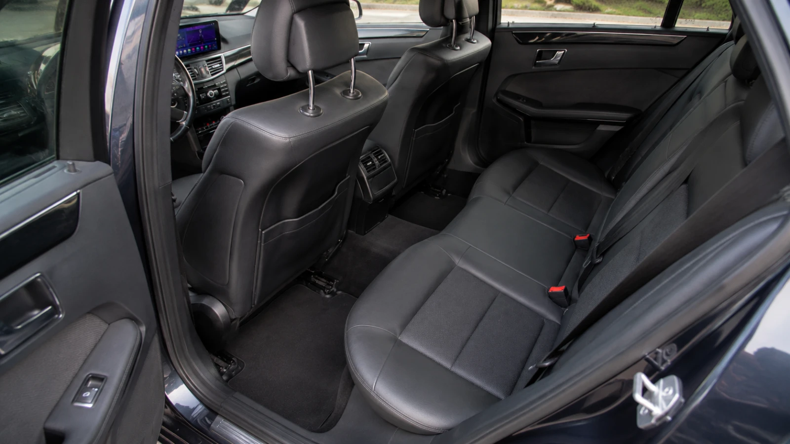 Mercedes-Benz E 220  AVANGARD, снимка 7 - Автомобили и джипове - 55618598