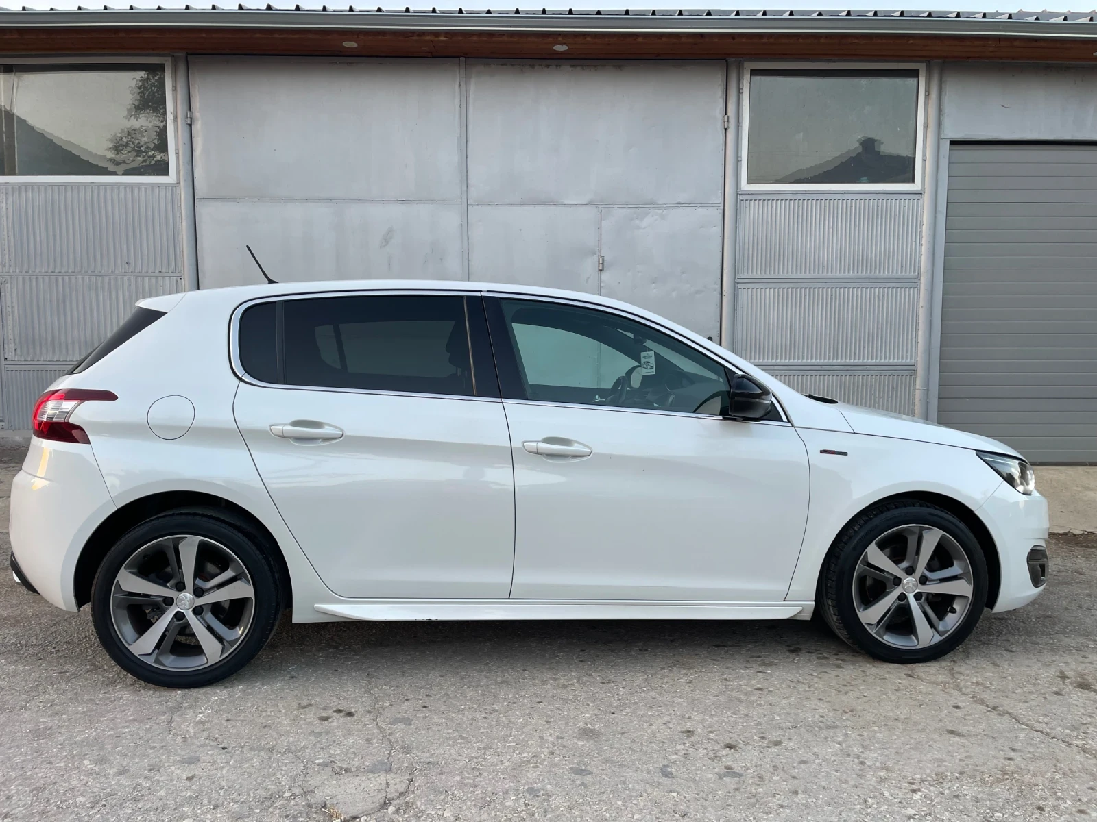 Peugeot 308 1.6 HDi 120HP* GT-LINE* Avtomatic* FullLed, снимка 4 - Автомобили и джипове - 55742675