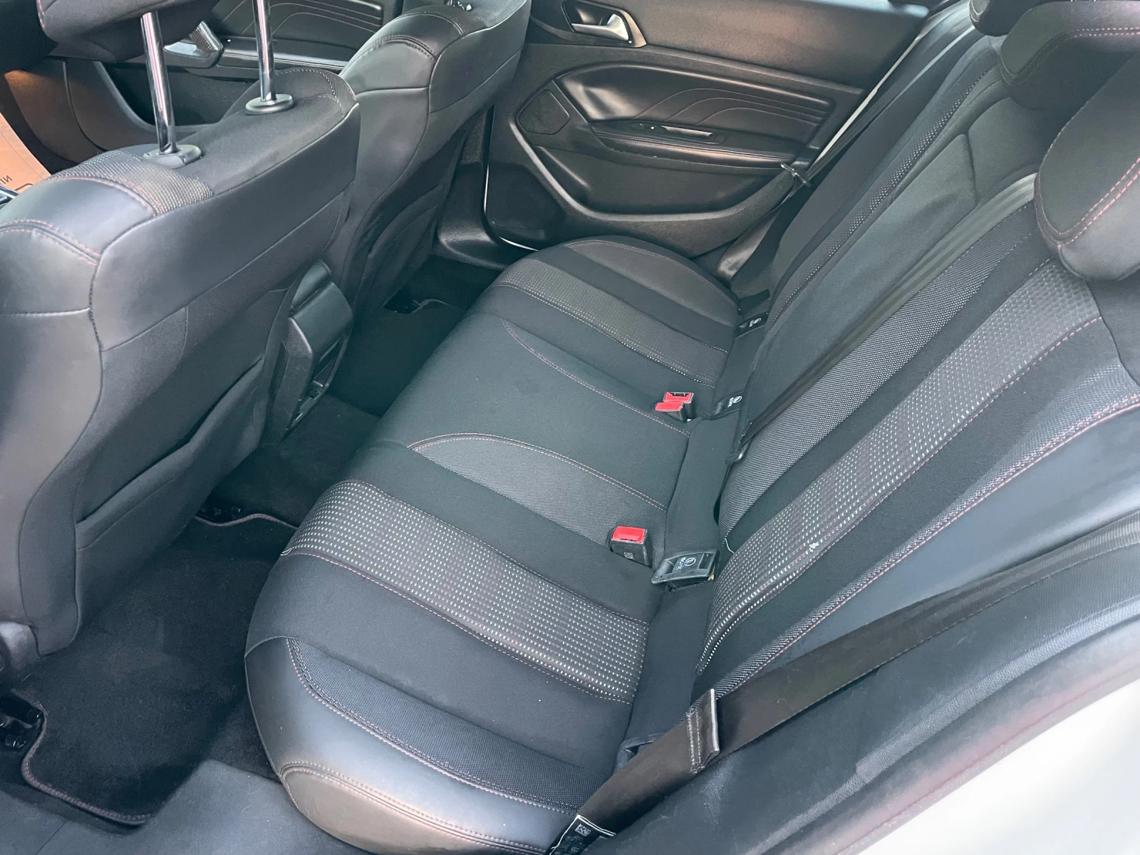 Peugeot 308 1.6 HDi 120HP* GT-LINE* Avtomatic* FullLed, снимка 14 - Автомобили и джипове - 55742675