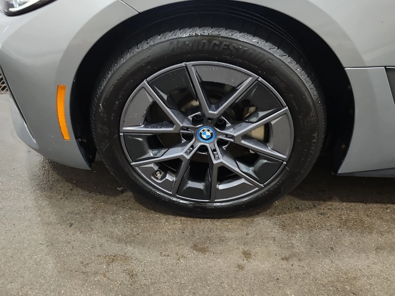BMW i4 * EDRIVE35 * CARFAX *  | Mobile.bg � ����������� 15