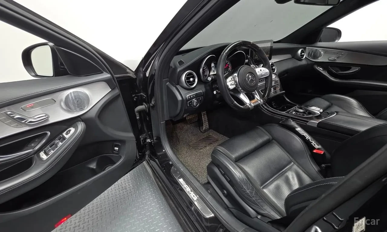 Mercedes-Benz C 63 AMG / S / BUCKET SEATS / BURMESTER / PANO / АВТОКРЕДИТ, снимка 10 - Автомобили и джипове - 56131153