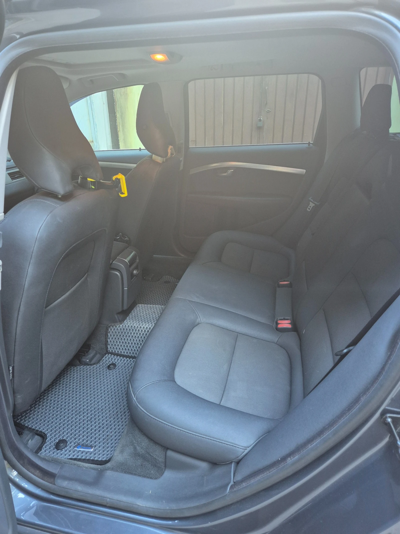 Volvo V70, снимка 7 - Автомобили и джипове - 56144024