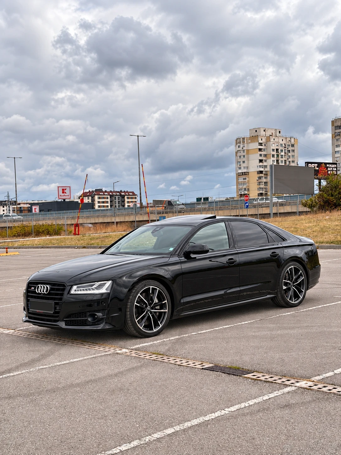 Audi S8 Plus ( Carbon Ceramic ) 605 к.с., снимка 3 - Автомобили и джипове - 56728478