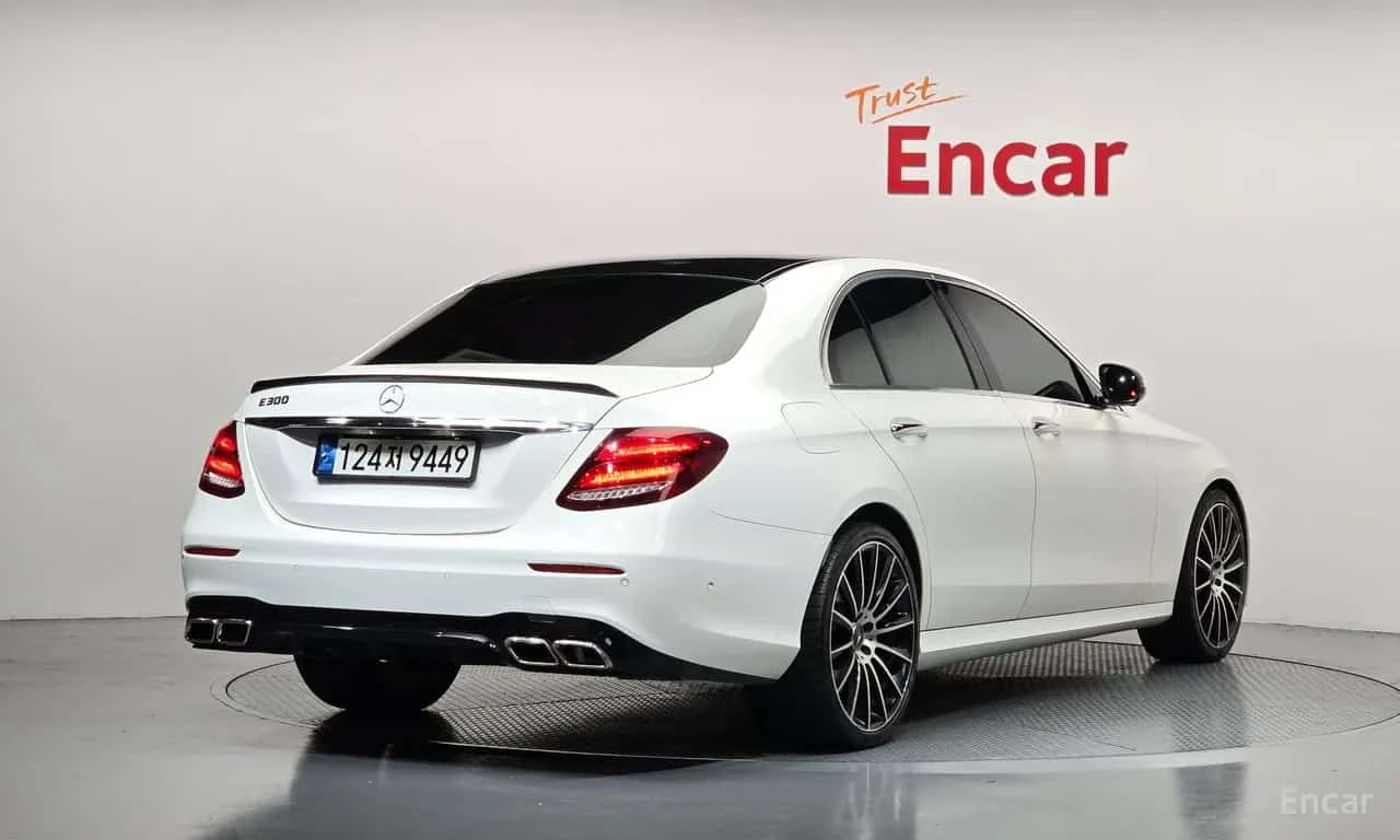 Mercedes-Benz E 300 * E300 AMG Line * , снимка 2 - Автомобили и джипове - 56735732