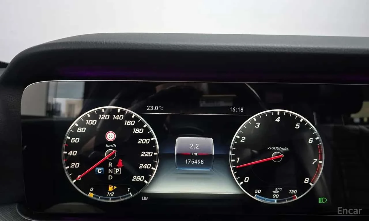 Mercedes-Benz E 300 * E300 AMG Line * , снимка 8 - Автомобили и джипове - 56735732