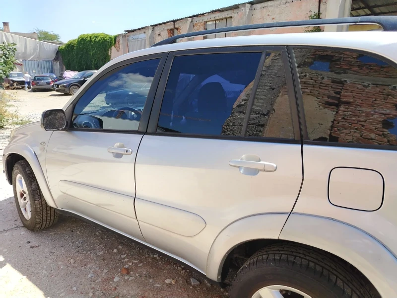 Toyota Rav4 2.0D4D, снимка 14 - Автомобили и джипове - 46874198