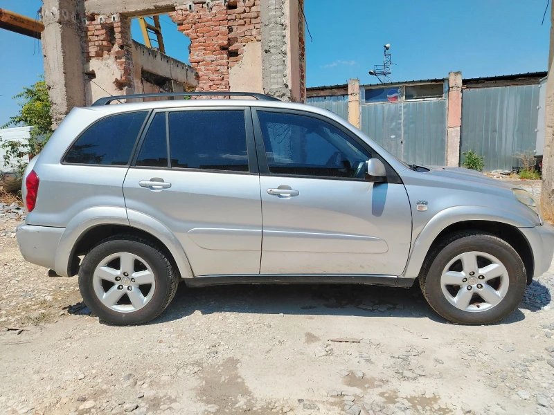 Toyota Rav4 2.0D4D, снимка 15 - Автомобили и джипове - 46874198