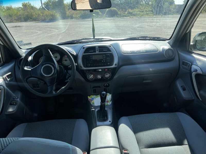 Toyota Rav4 2.0 D4D, снимка 11 - Автомобили и джипове - 47406157