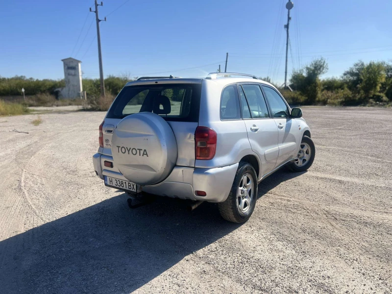 Toyota Rav4 2.0 D4D, снимка 10 - Автомобили и джипове - 47406157