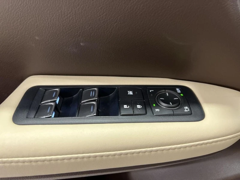 Lexus RX 350 * EXECUTIVE PKG MARK LEVINSON AUDIO 360 BACKUP CAM, снимка 15 - Автомобили и джипове - 52927335