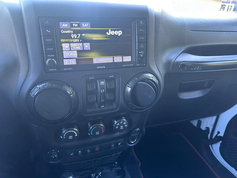 Jeep Wrangler Sahara, снимка 3 - Автомобили и джипове - 53075905