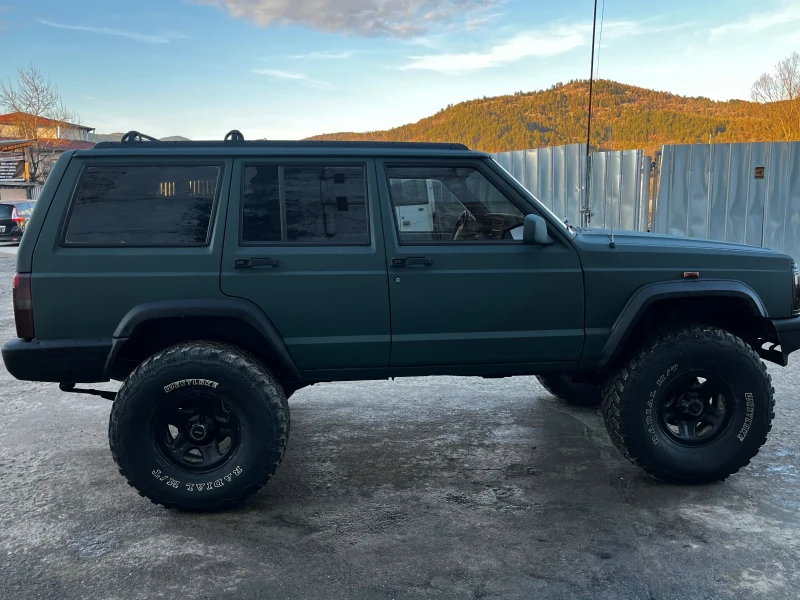 Jeep Cherokee, снимка 14 - Автомобили и джипове - 53117455