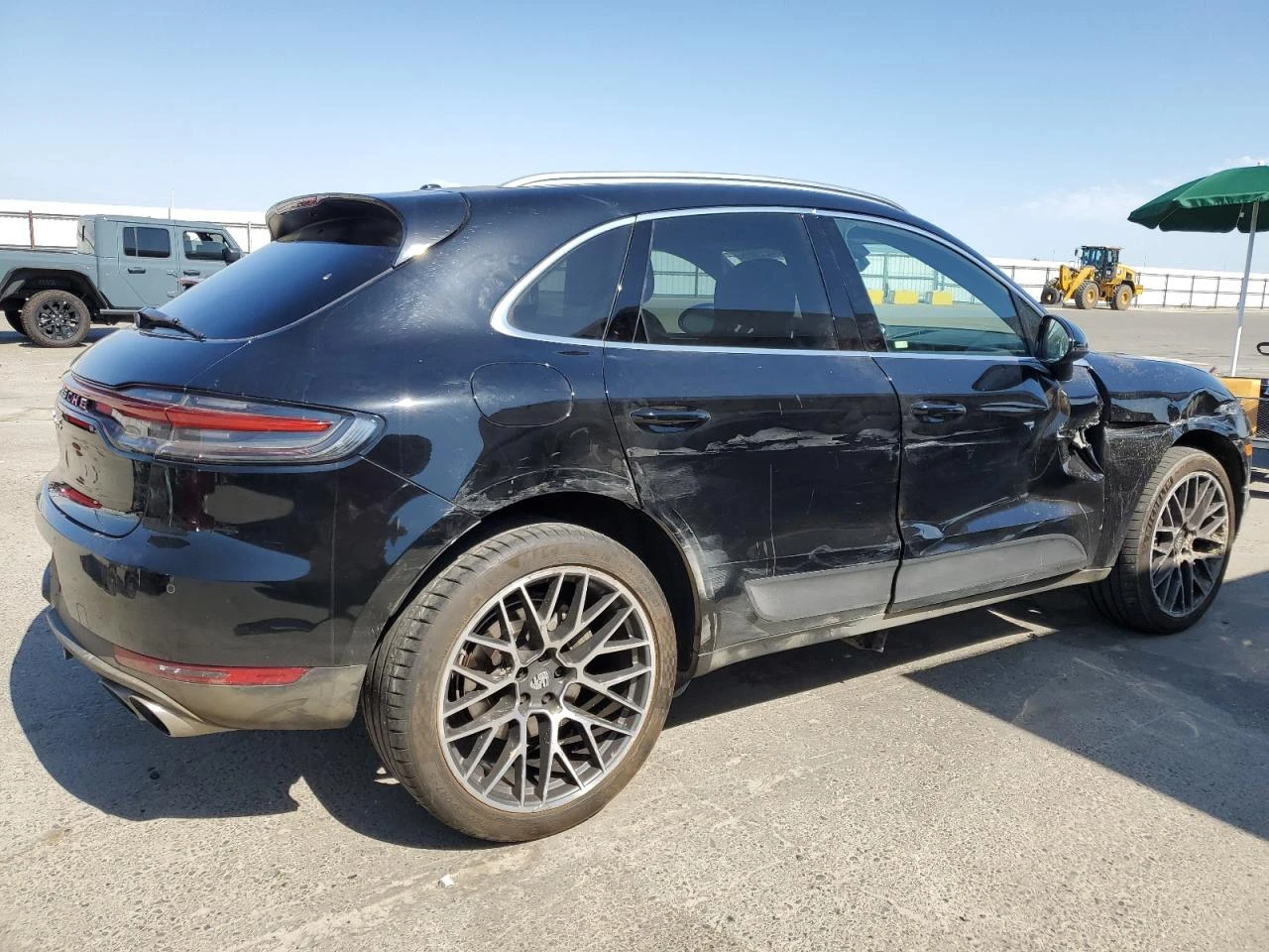 Porsche Macan S* LED* BOSE* ПАНОРАМА* 360* ОБДУХВАНЕ - изображение 6