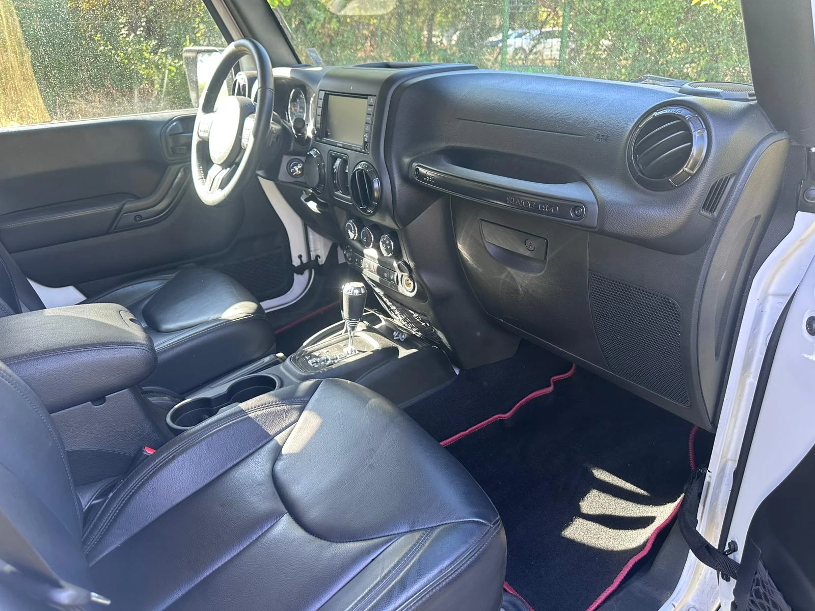 Jeep Wrangler Sahara - изображение 7