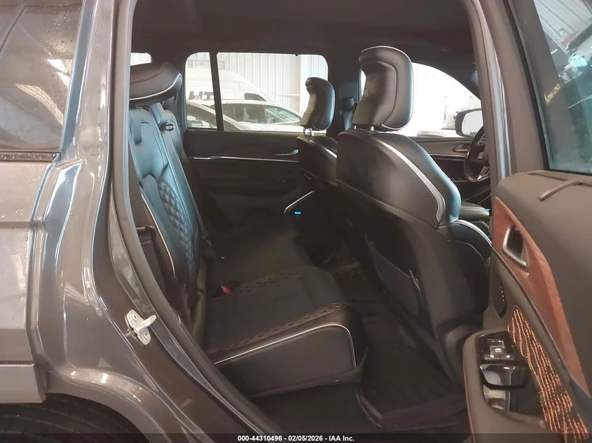 Jeep Grand cherokee 3.6l Summit 4X4, снимка 8 - Автомобили и джипове - 53941026