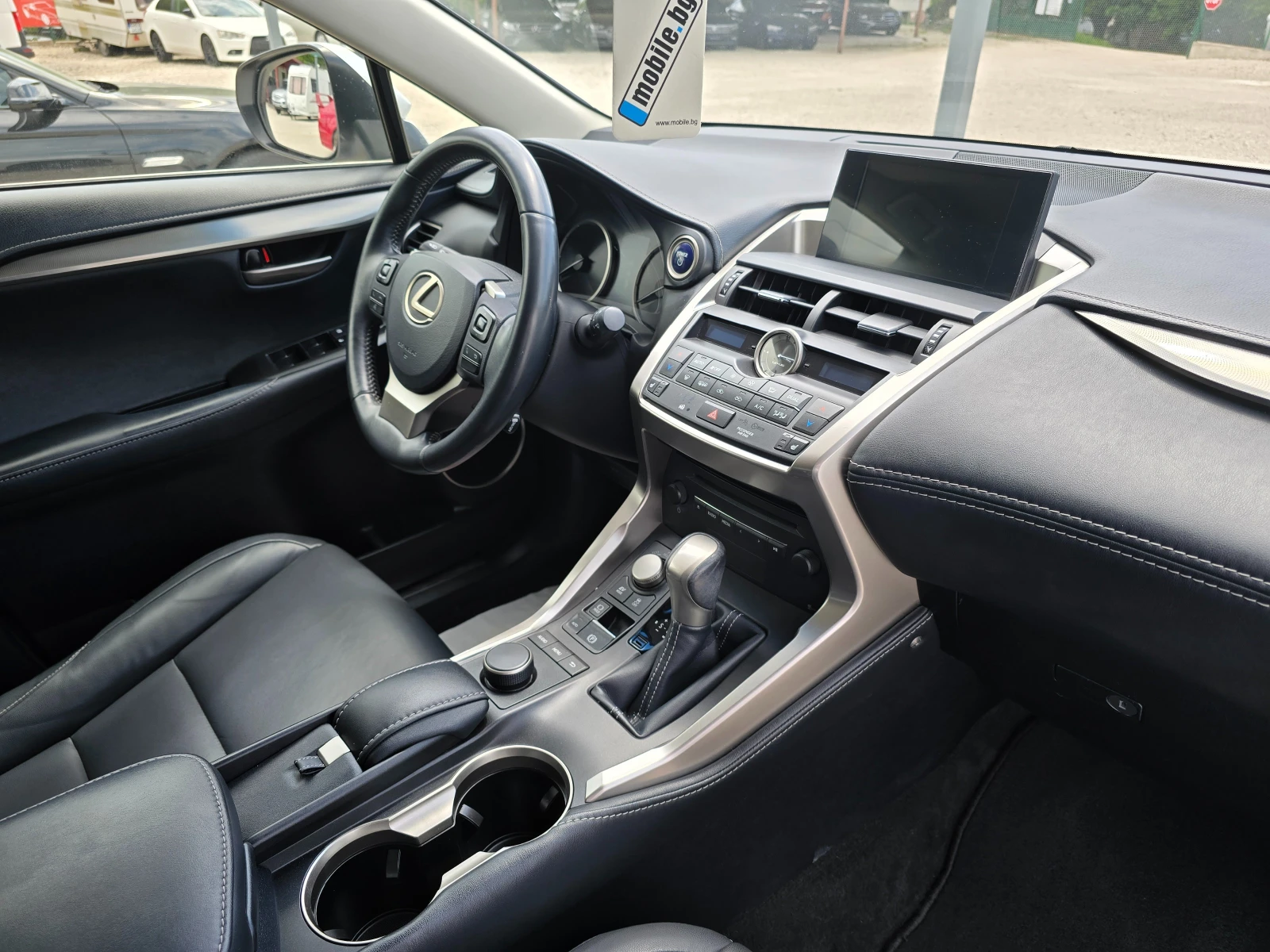 Lexus NX 300h 2.5HYBRID/4X4/197к.с/СЕРВИЗНА ИСТОРИЯ/ШВЕЙЦ., снимка 13 - Автомобили и джипове - 54634981