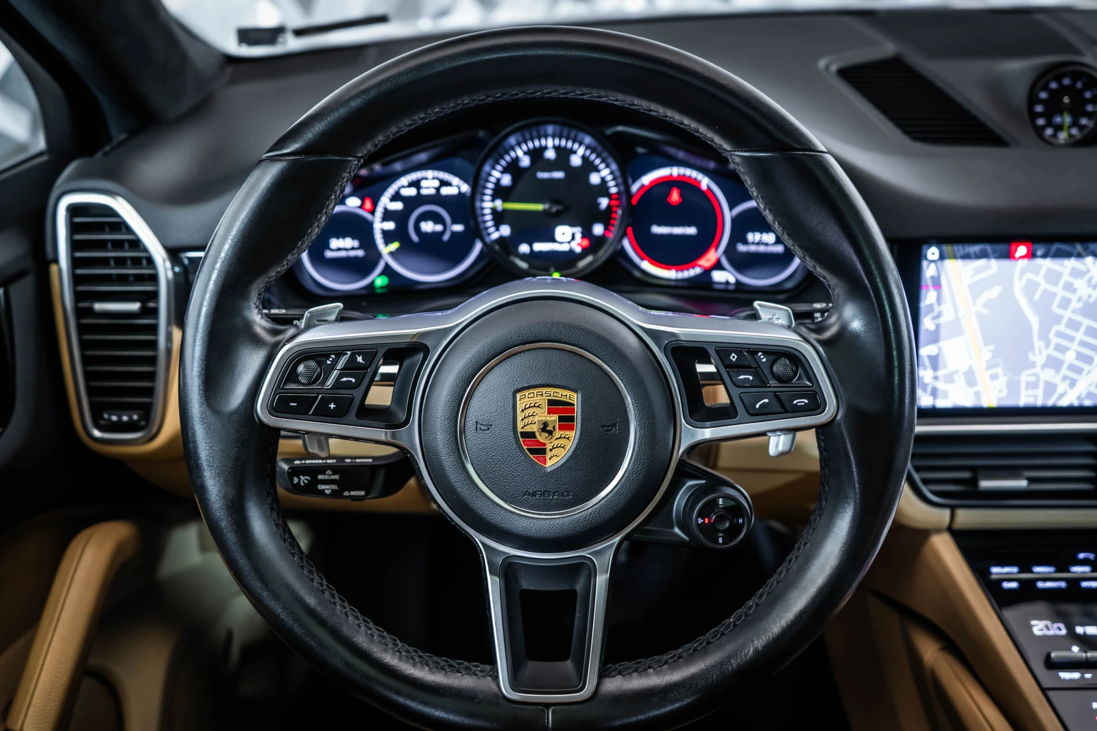 Porsche Cayenne E-Hybrid Coupe PANO* SPORT CHRONO* BOSE, снимка 11 - Автомобили и джипове - 54914800