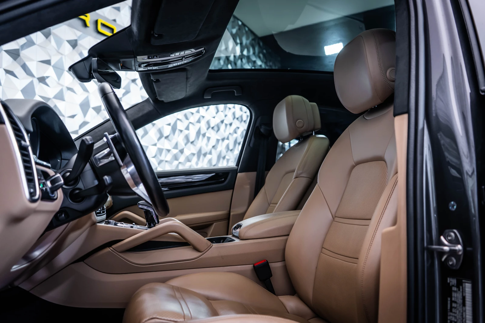 Porsche Cayenne E-Hybrid Coupe PANO* SPORT CHRONO* BOSE, снимка 13 - Автомобили и джипове - 54914800