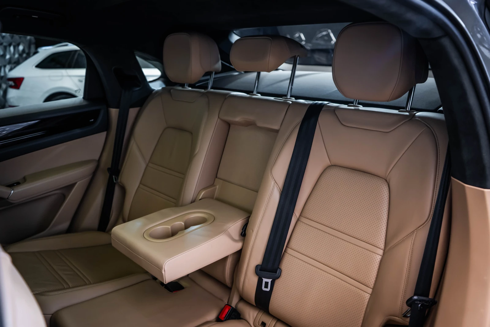 Porsche Cayenne E-Hybrid Coupe PANO* SPORT CHRONO* BOSE, снимка 15 - Автомобили и джипове - 54914800