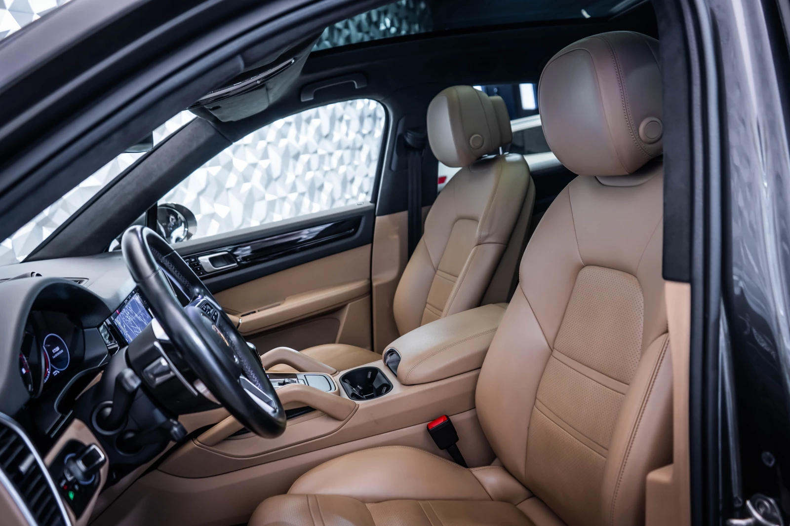 Porsche Cayenne E-Hybrid Coupe PANO* SPORT CHRONO* BOSE, снимка 12 - Автомобили и джипове - 54914800