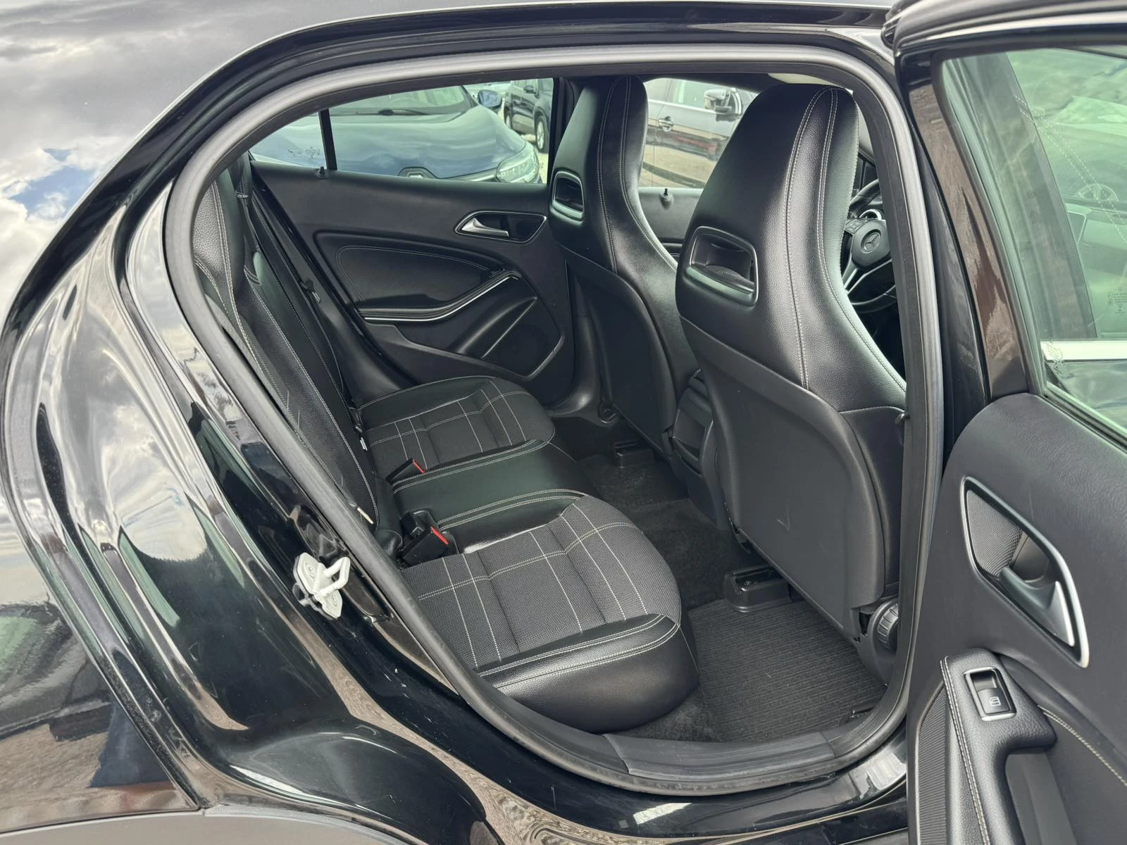 Mercedes-Benz GLA 200 2.2CDI, снимка 15 - Автомобили и джипове - 55323989