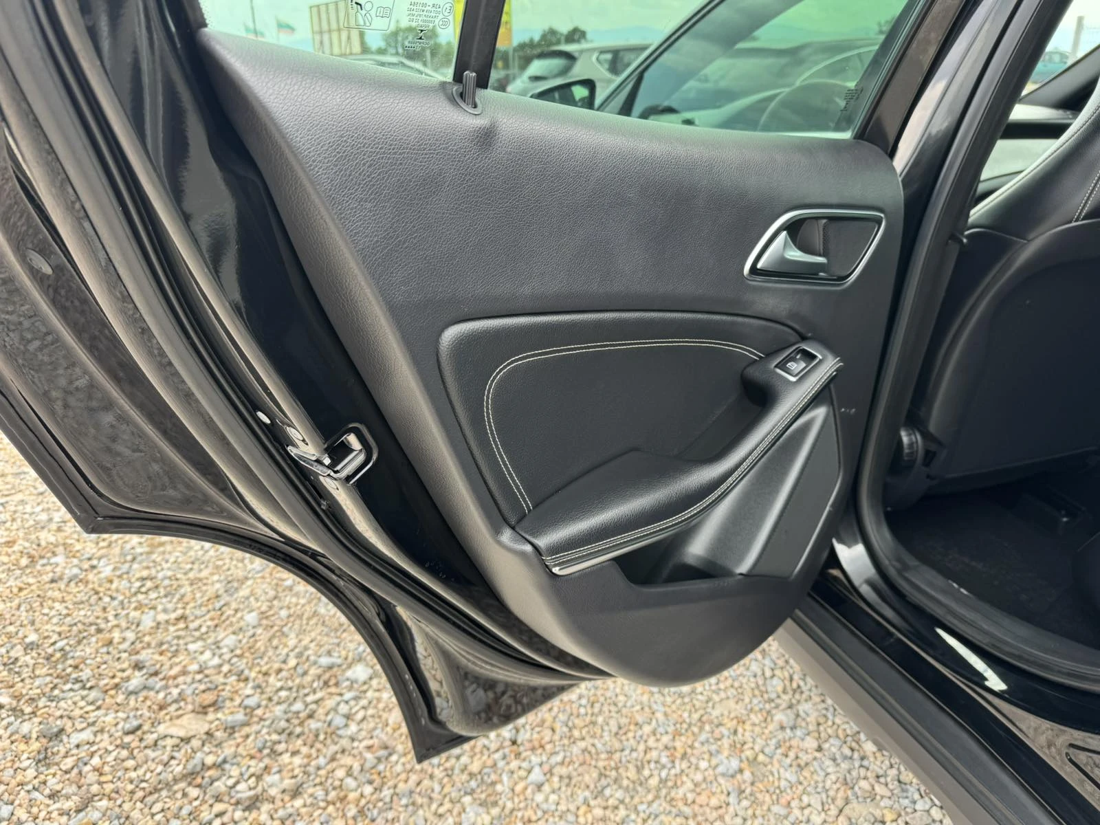 Mercedes-Benz GLA 200 2.2CDI, снимка 7 - Автомобили и джипове - 55323989
