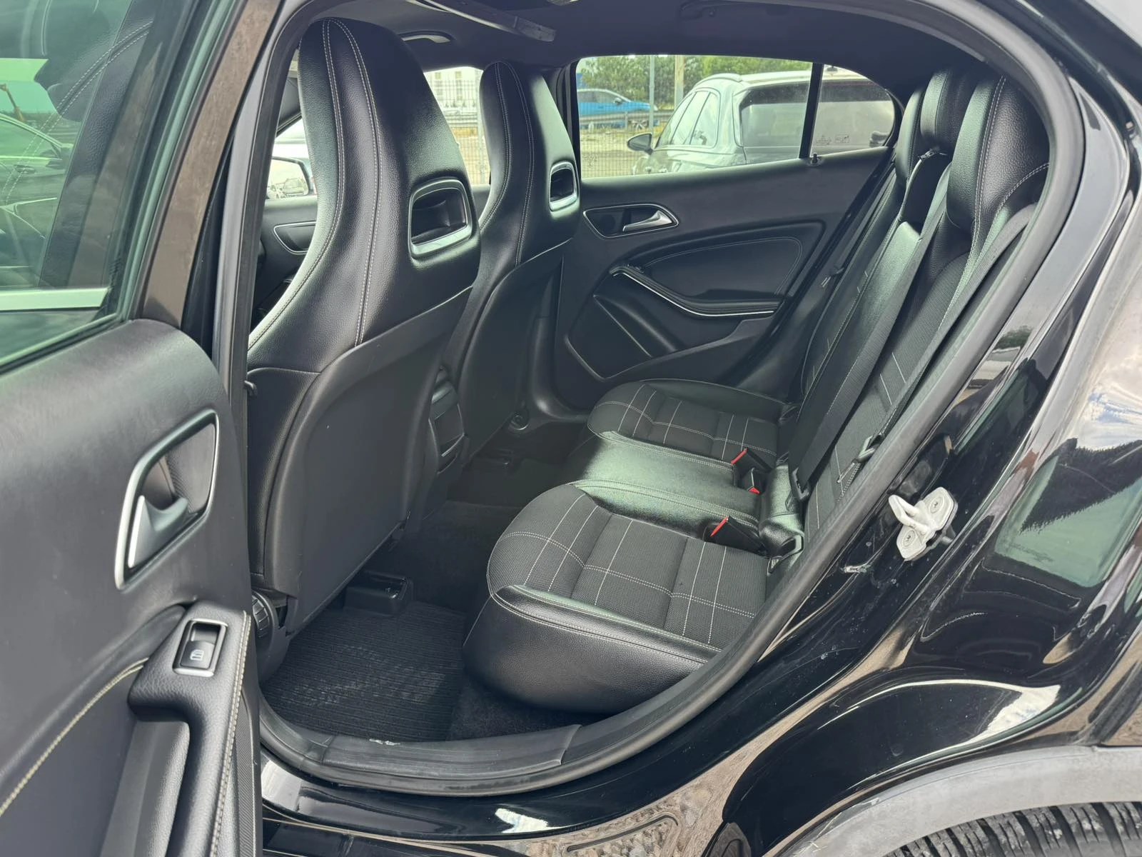 Mercedes-Benz GLA 200 2.2CDI, снимка 8 - Автомобили и джипове - 55323989