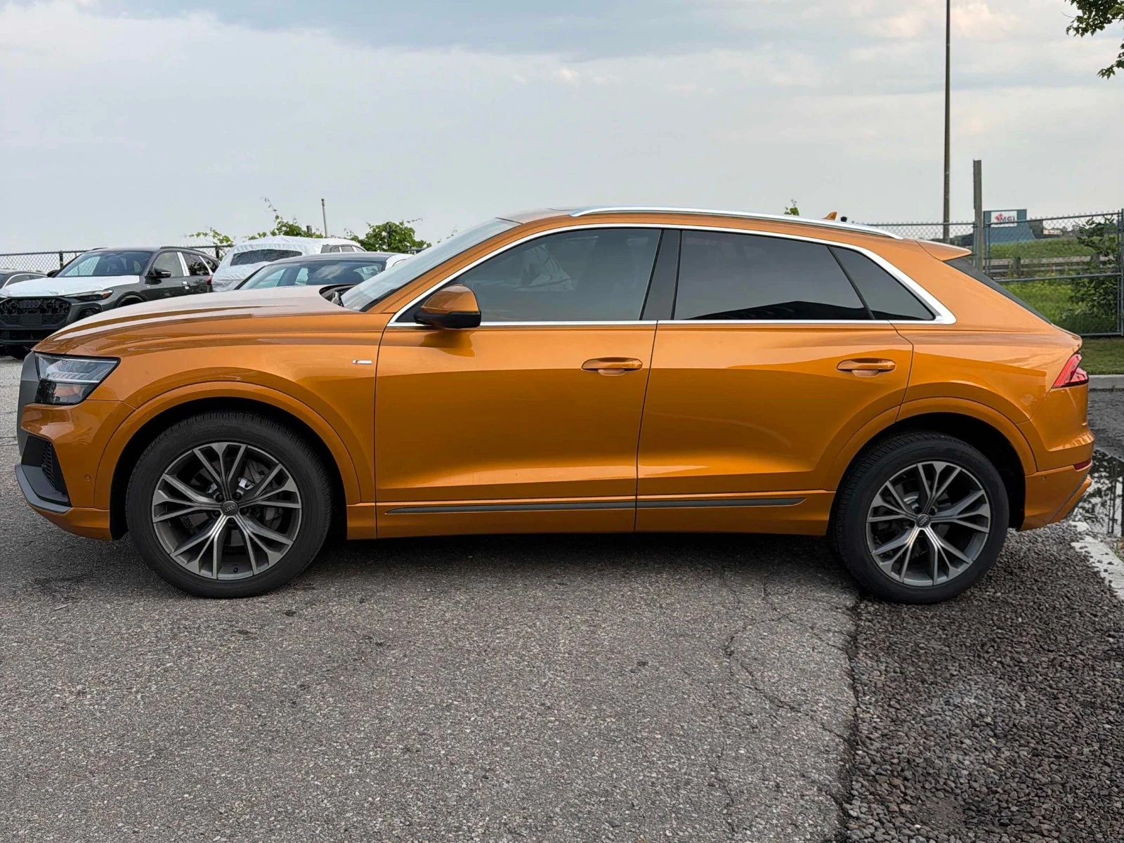 Audi Q8 TECHNIK* 360* ОБДУХ* PANO* HUD, снимка 2 - Автомобили и джипове - 55532973