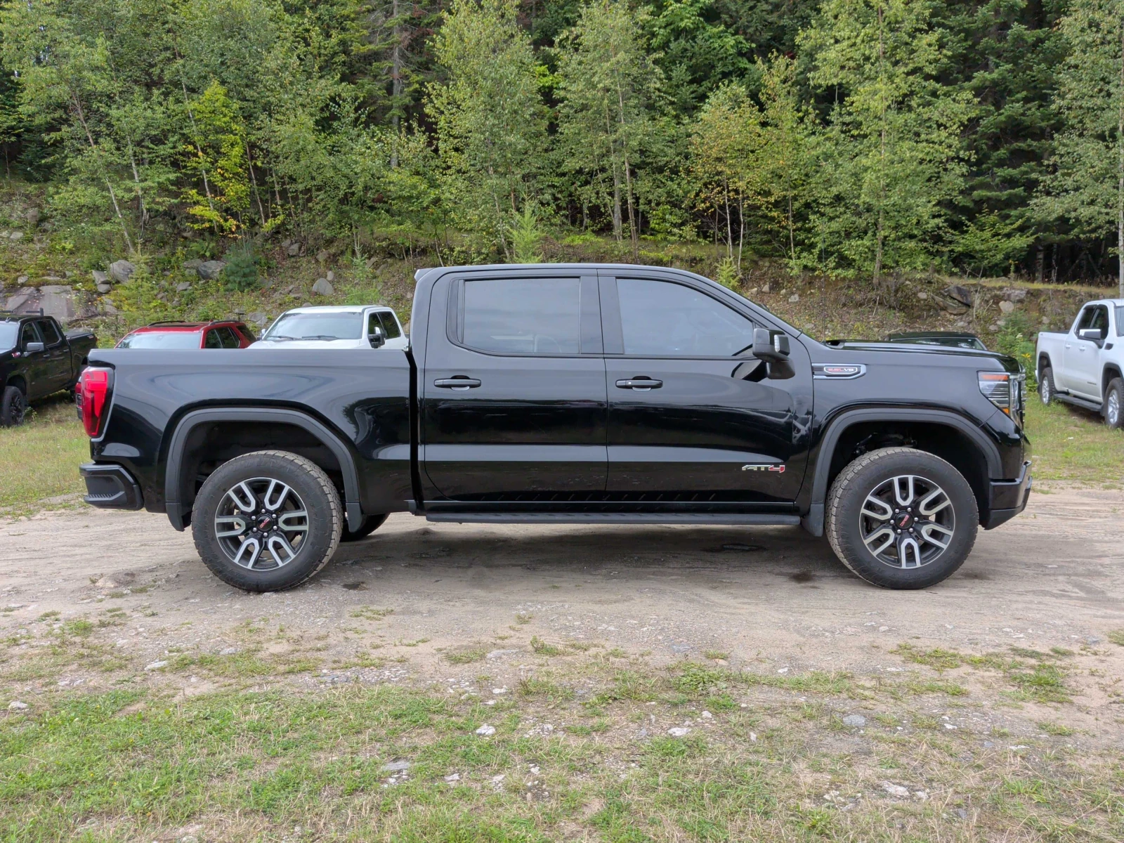 Gmc Sierra * AT4 * CARFAX * ОПЦИЯ ЗА ФИНАНСИРАНЕ , снимка 3 - Автомобили и джипове - 55940441