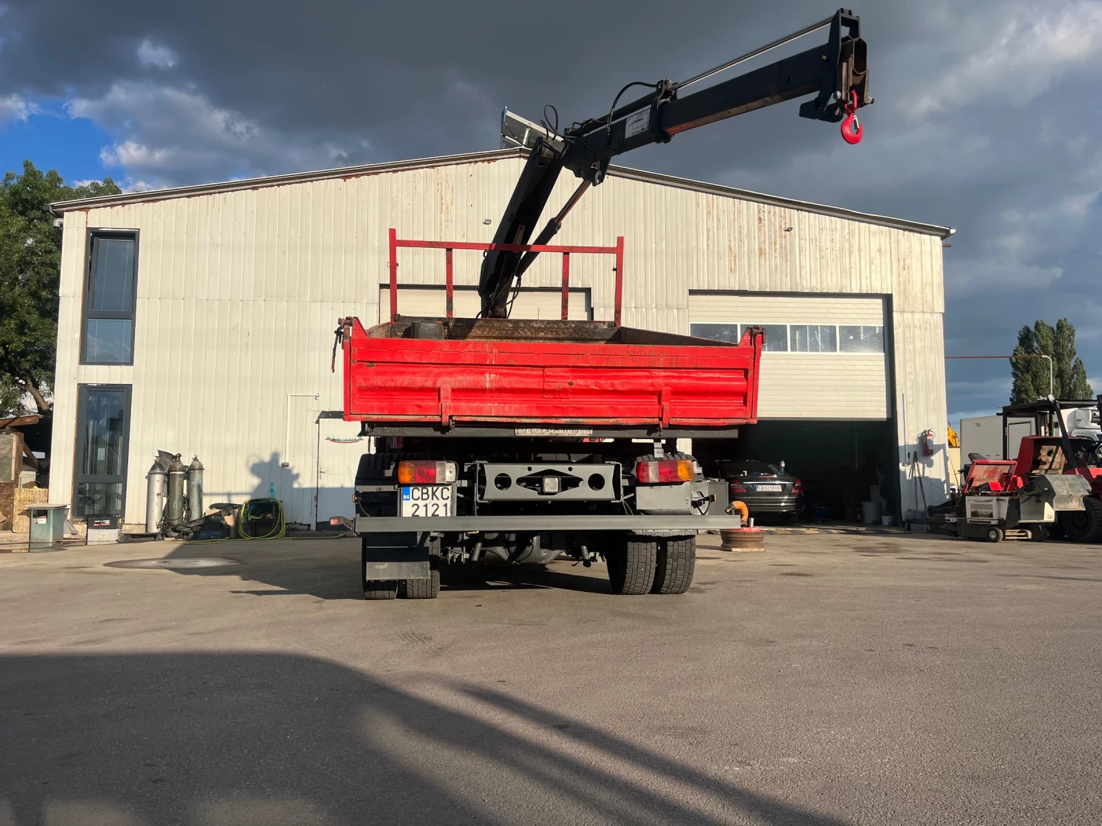 Mercedes-Benz 1018 Самосвал кран, снимка 8 - Камиони - 55590426