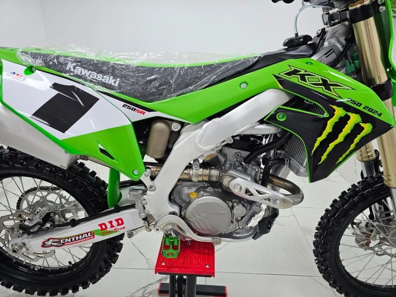 Kawasaki Kx 250F/ЧИСТО НОВ/СТАРТЕР/ЛИЗИНГ, снимка 4 - Мотоциклети и мототехника - 44186035