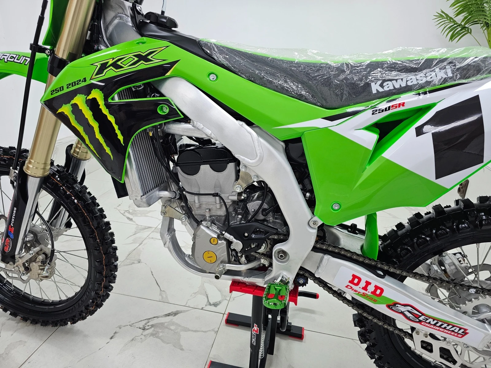 Kawasaki Kx 250F/ЧИСТО НОВ/СТАРТЕР/ЛИЗИНГ - изображение 10