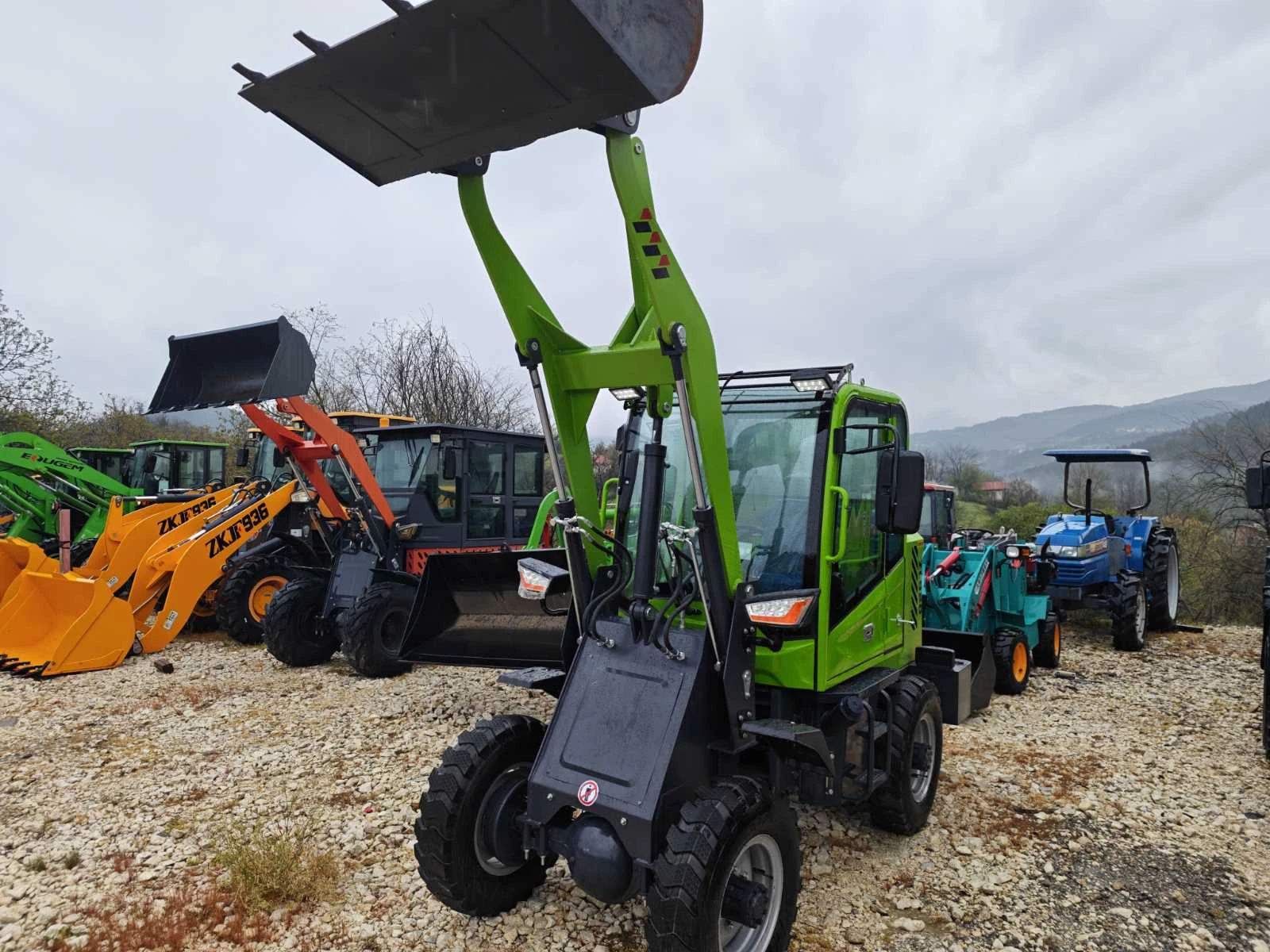 Челен товарач Komatsu 65 к.с 4х4, снимка 2 - Индустриална техника - 55893881