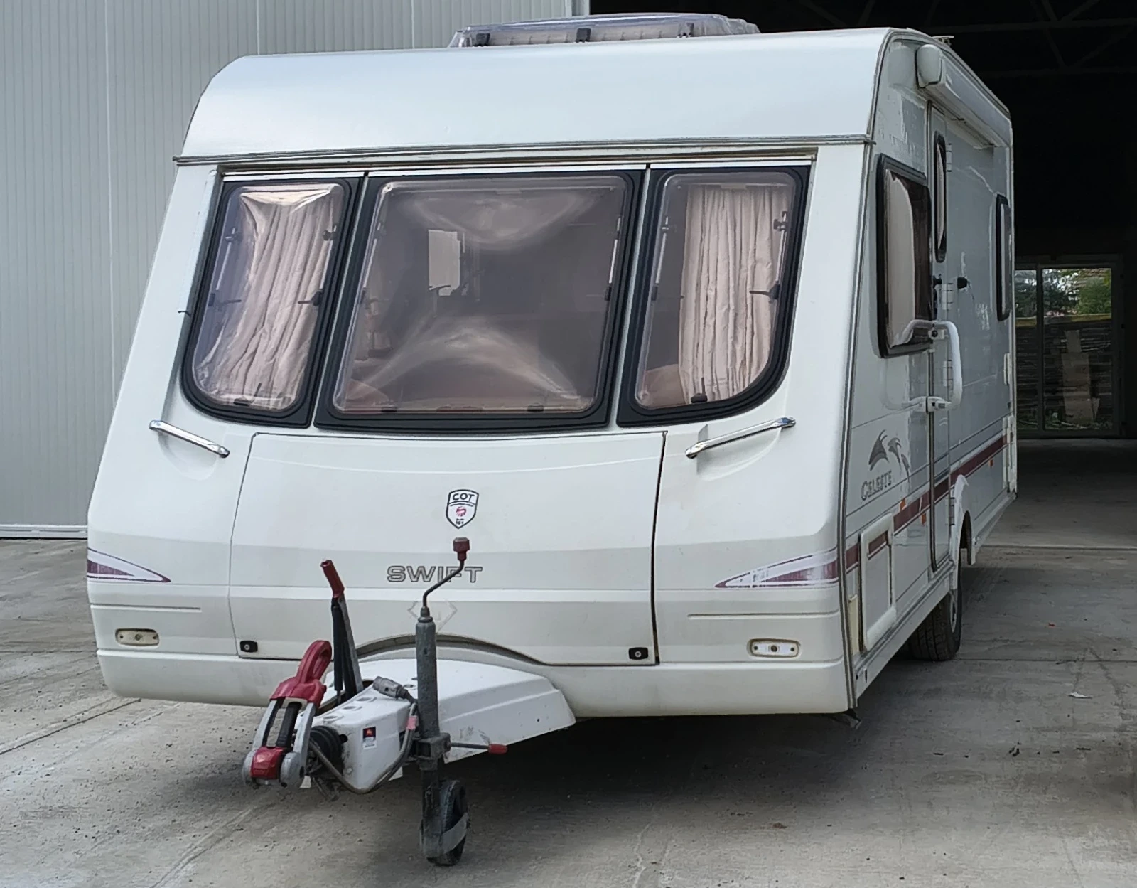 Каравана Swift SWIFT CELESTE 2008г., снимка 12 - Каравани и кемпери - 54694578