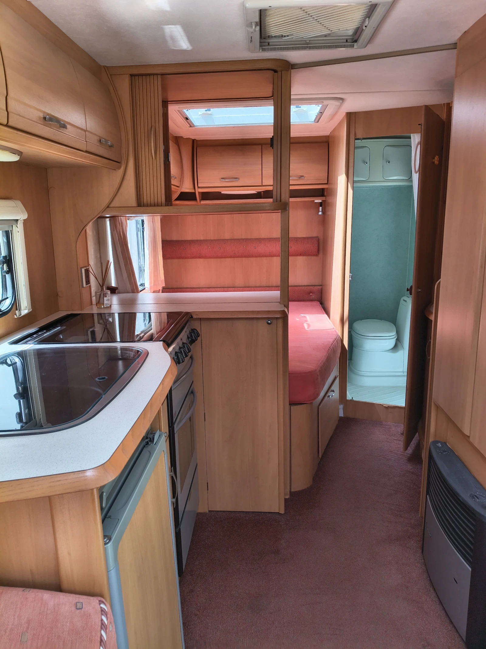 Каравана Swift SWIFT CELESTE 2008г., снимка 7 - Каравани и кемпери - 54694578